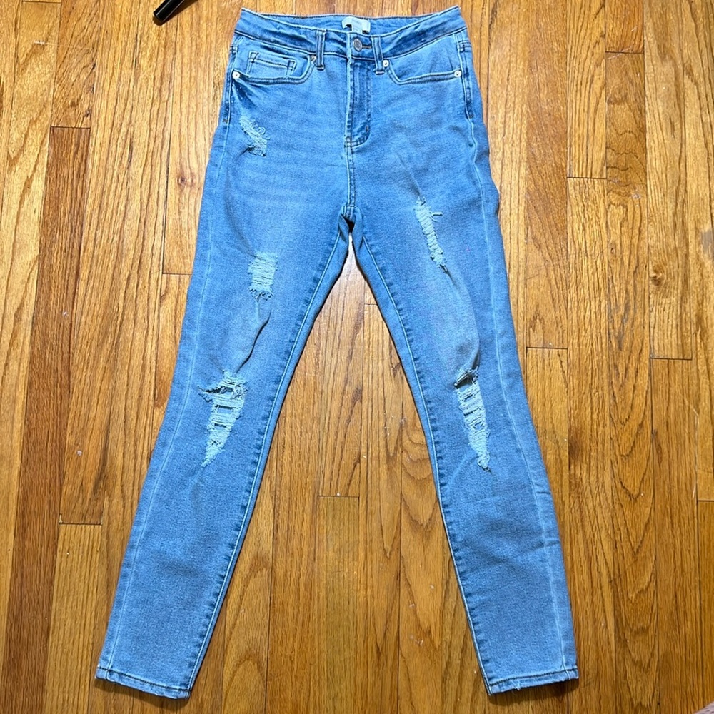 LIGHT BLUE & WHITE FOREVER 21 skinny jeans